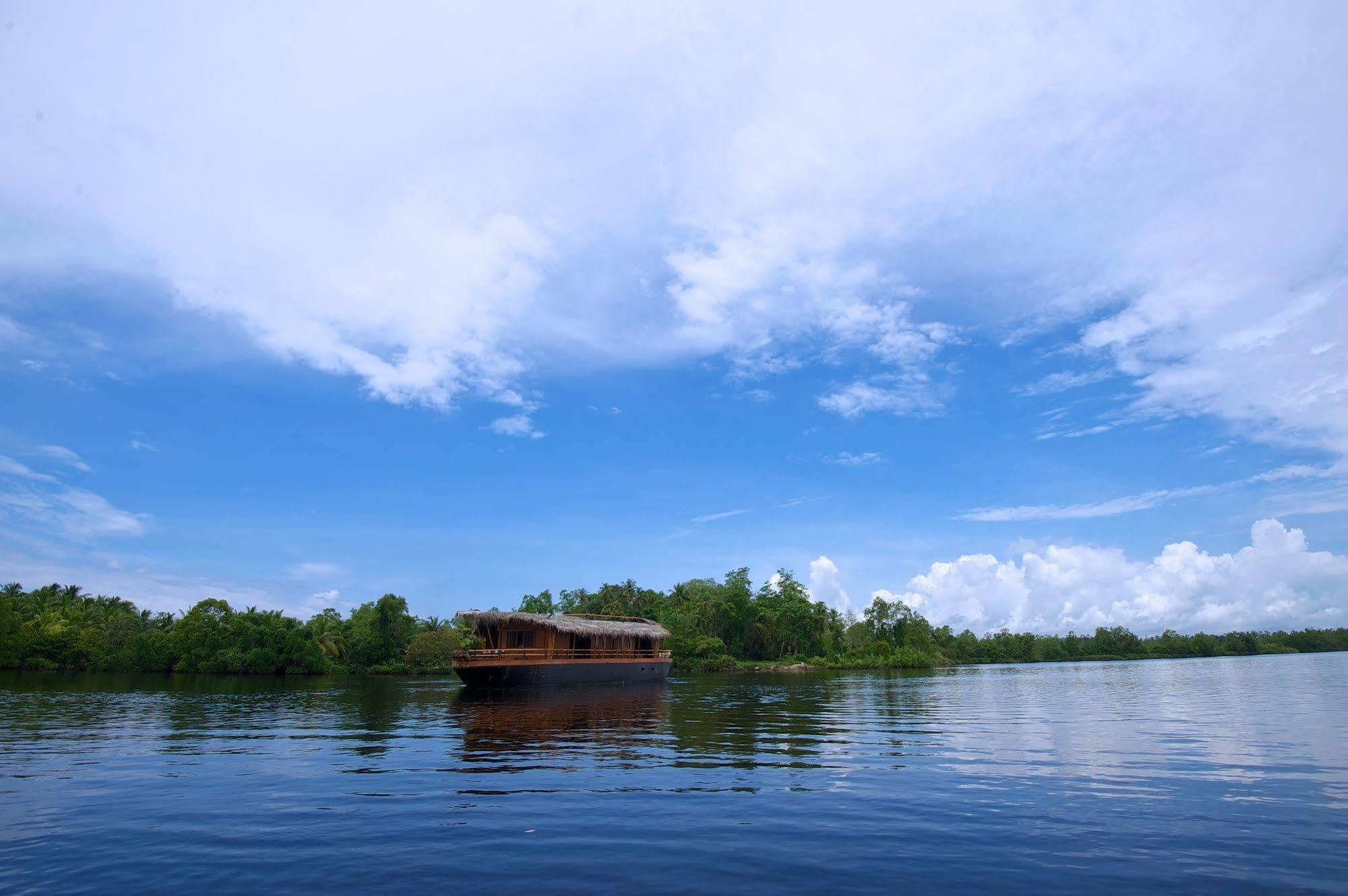 Yathra Houseboat Hotel Bentota Exterior foto