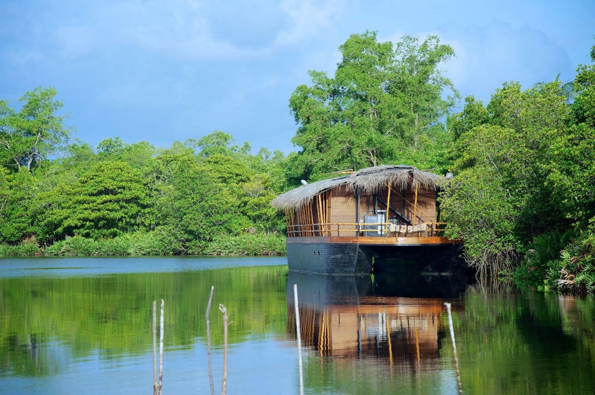 Yathra Houseboat Hotel Bentota Exterior foto